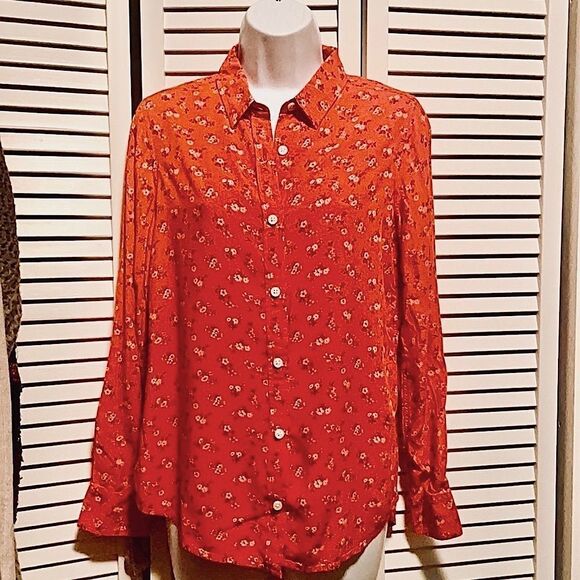 Levi’s Long Sleeve Button Down Blouse - Picture 1 of 3